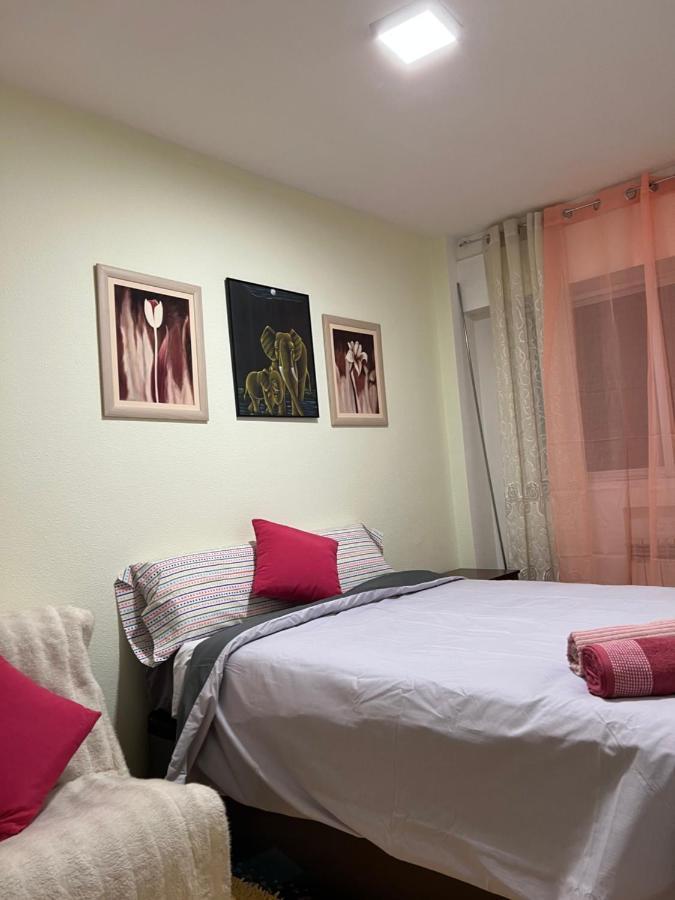 Appartamento Aparment Legazpi Madrid Esterno foto